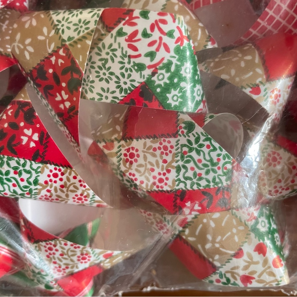 Vintage Berwick Old Fashioned Self-Stick Holiday Bows / Christmas Bows - 12 Bows - Picture 4 of 9